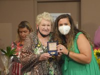 A artista Seli Maurício é homenageada com medalha Mulher Doce Guerreira