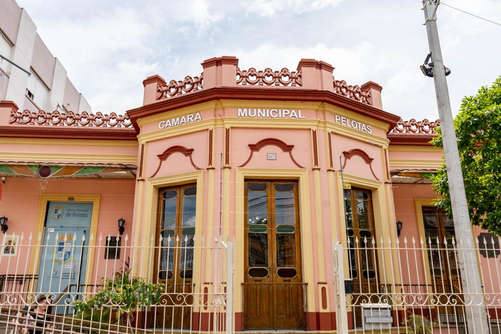 Aprovados em concurso são chamados pela Câmara Municipal
