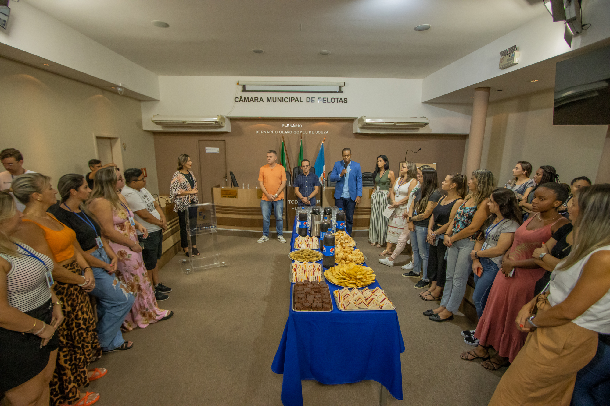 Câmara de Vereadores realiza coquetel em homenagem alusiva ao Dia da Mulher