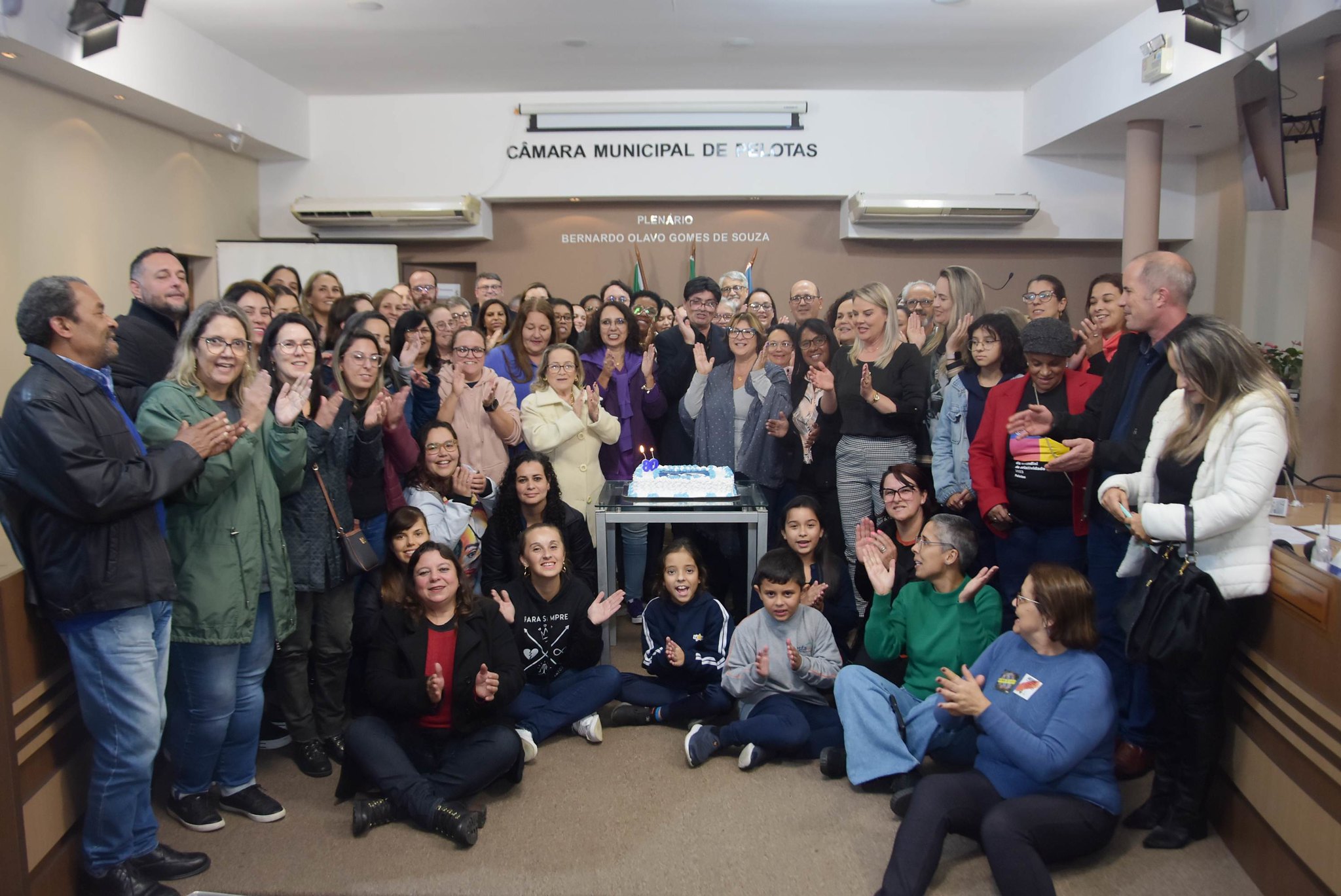 Câmara Municipal realiza Audiência Pública sobre os 80 anos da EMEF Francisco Caruccio