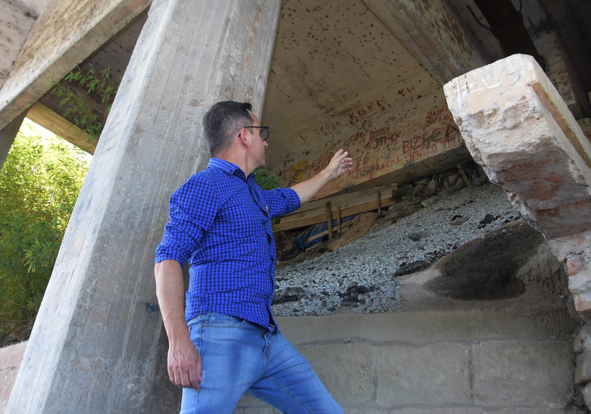 Câmara verifica problema na estrutura da ponte de acesso ao Laranjal