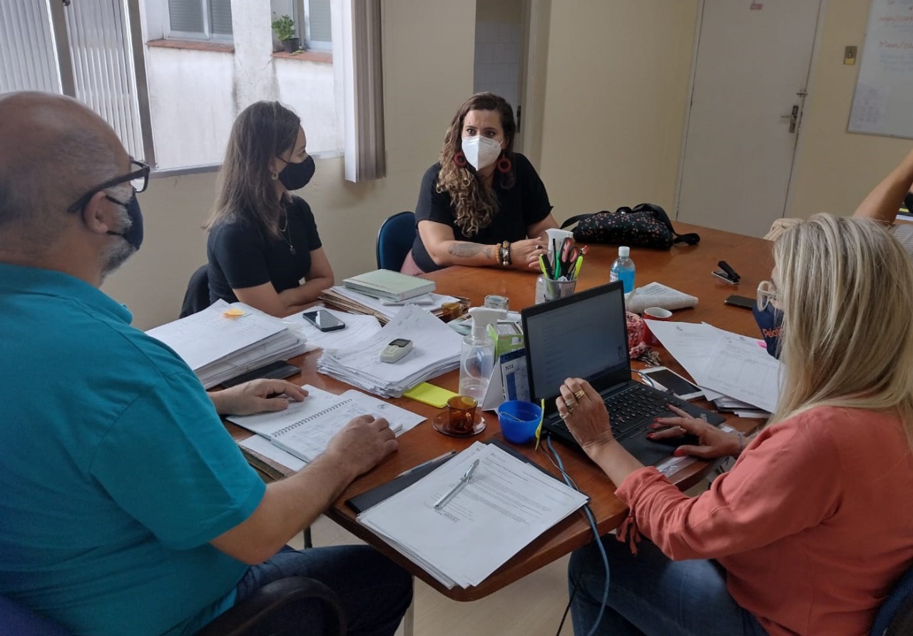 Emendas da vereadora Fernanda são debatidas na Secretaria de Assistência Social para melhoria do atendimento