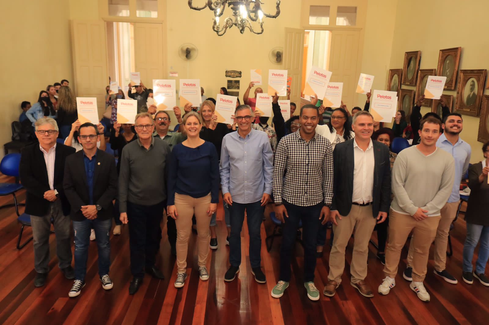 Entrega de regularizações fundiárias movimentam legislativo pelotense 
