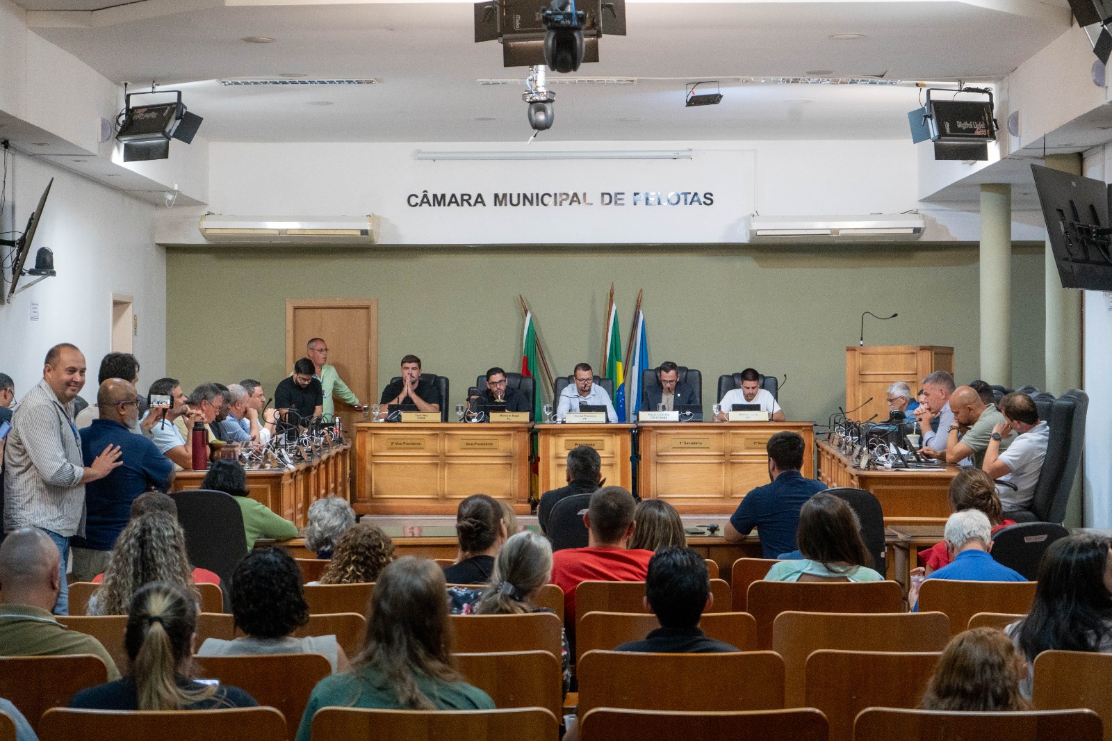 Câmara aprova contratações emergenciais pelo Município