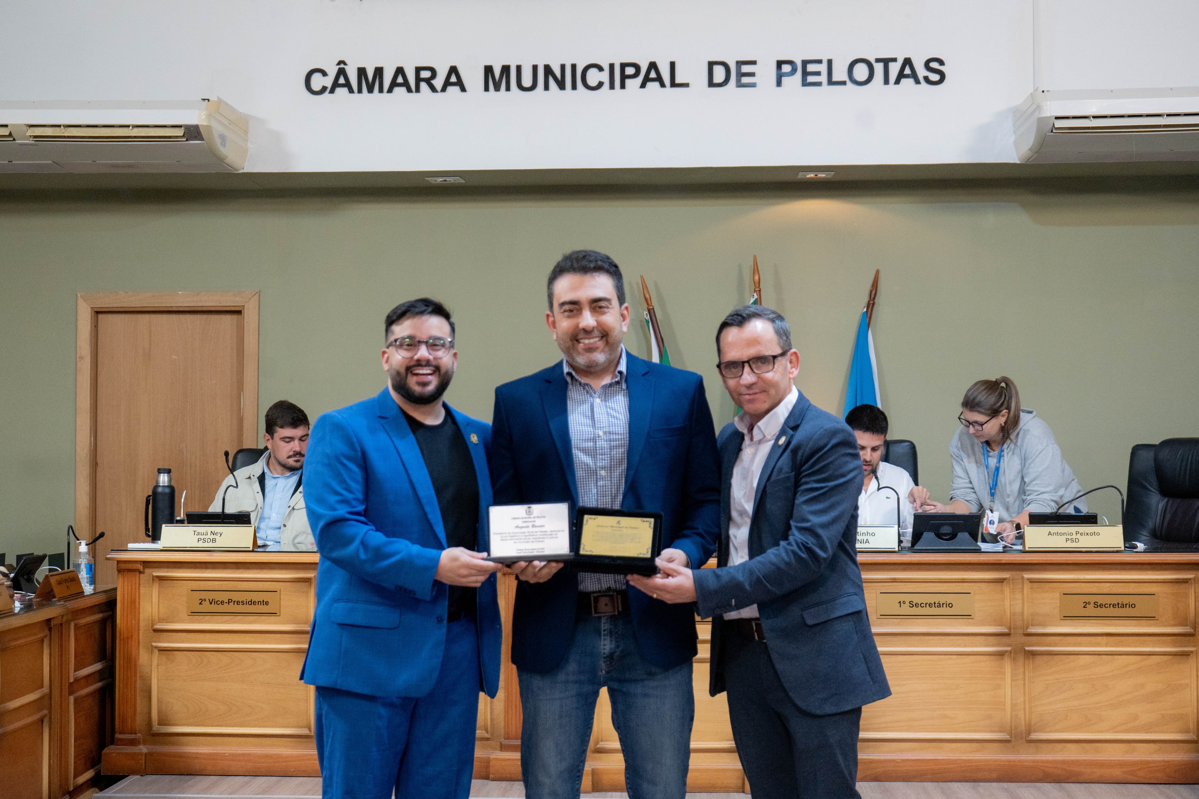 Augusto Rassier _ v. Paulo Coitinho (Cidadania) e v. Cauê Fuhro Souto (PV).jpg