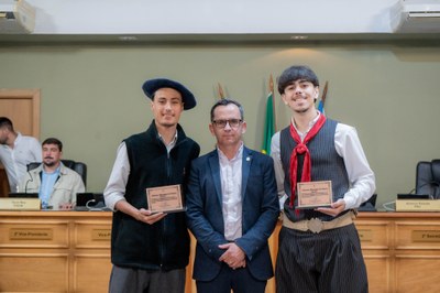 Os alunos e professores do projeto Vozes do Pampa A Valorização da Cultura Gaúcha no Âmbito Escolar, da Escola SESI de Pelotas _ v. Paulo Coitinho (Cidadania).jpg