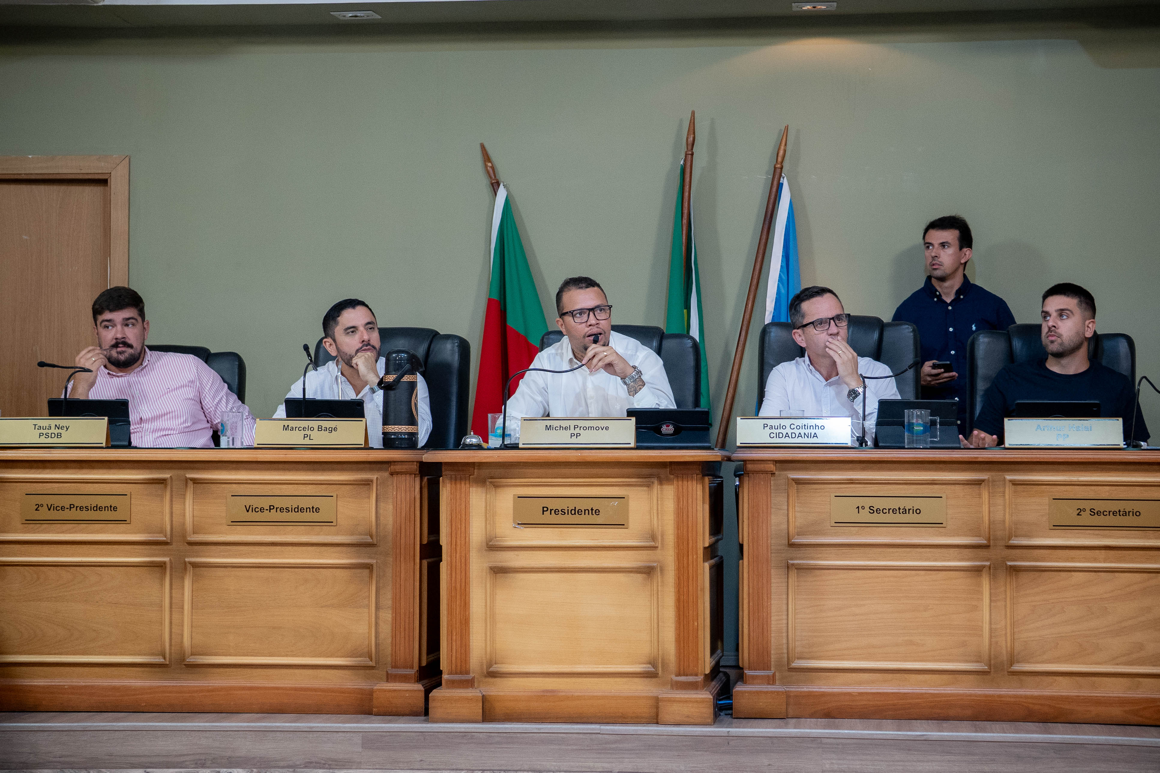 Legislativo realiza 11 sessões durante o recesso