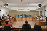 Temas variados são abordados por vereadores em plenário
