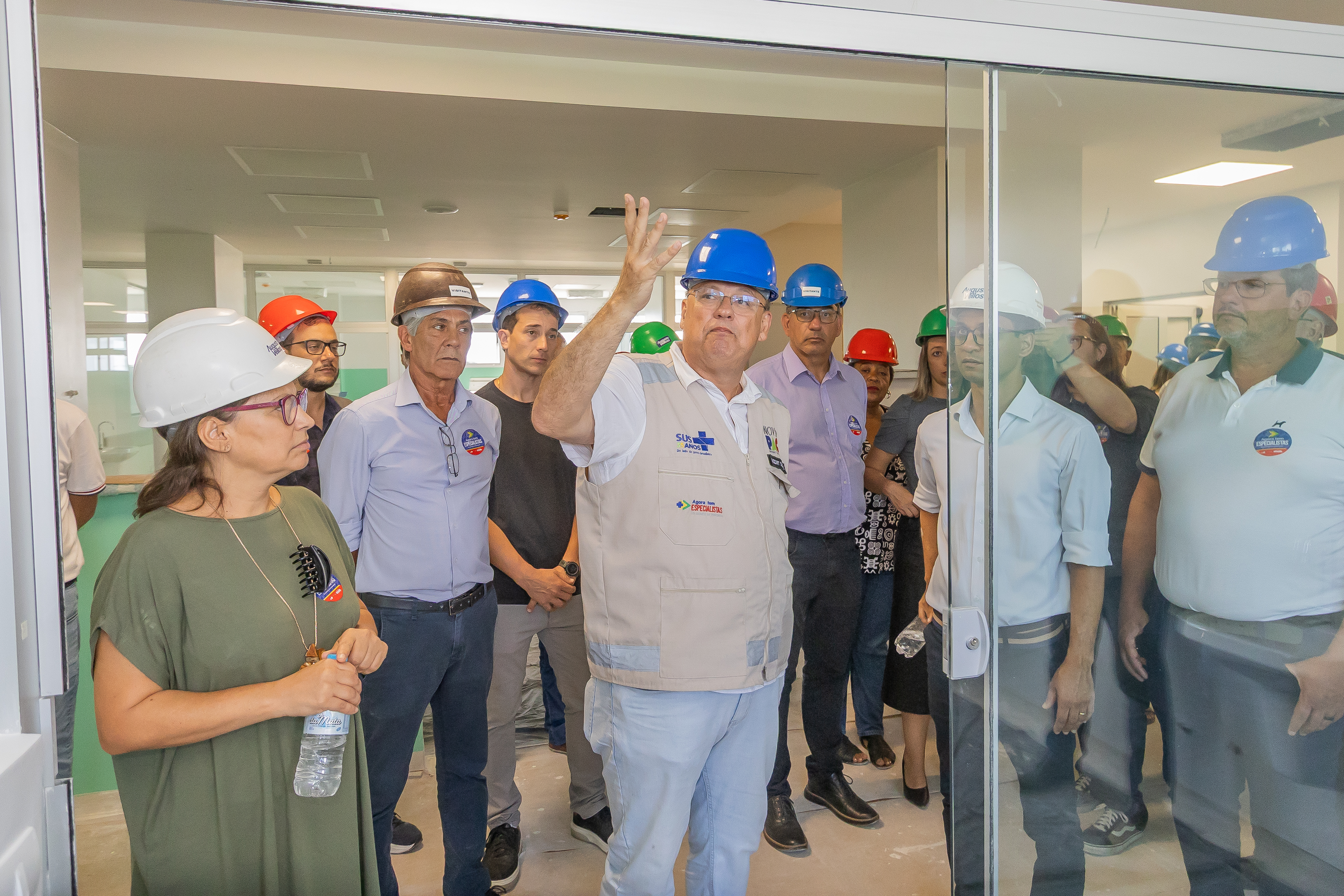 Vereador Carlos Junior acompanha vistoria às obras do HPS