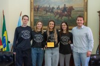 Vereador Carlos Junior homenageia basquete feminino da UFPel