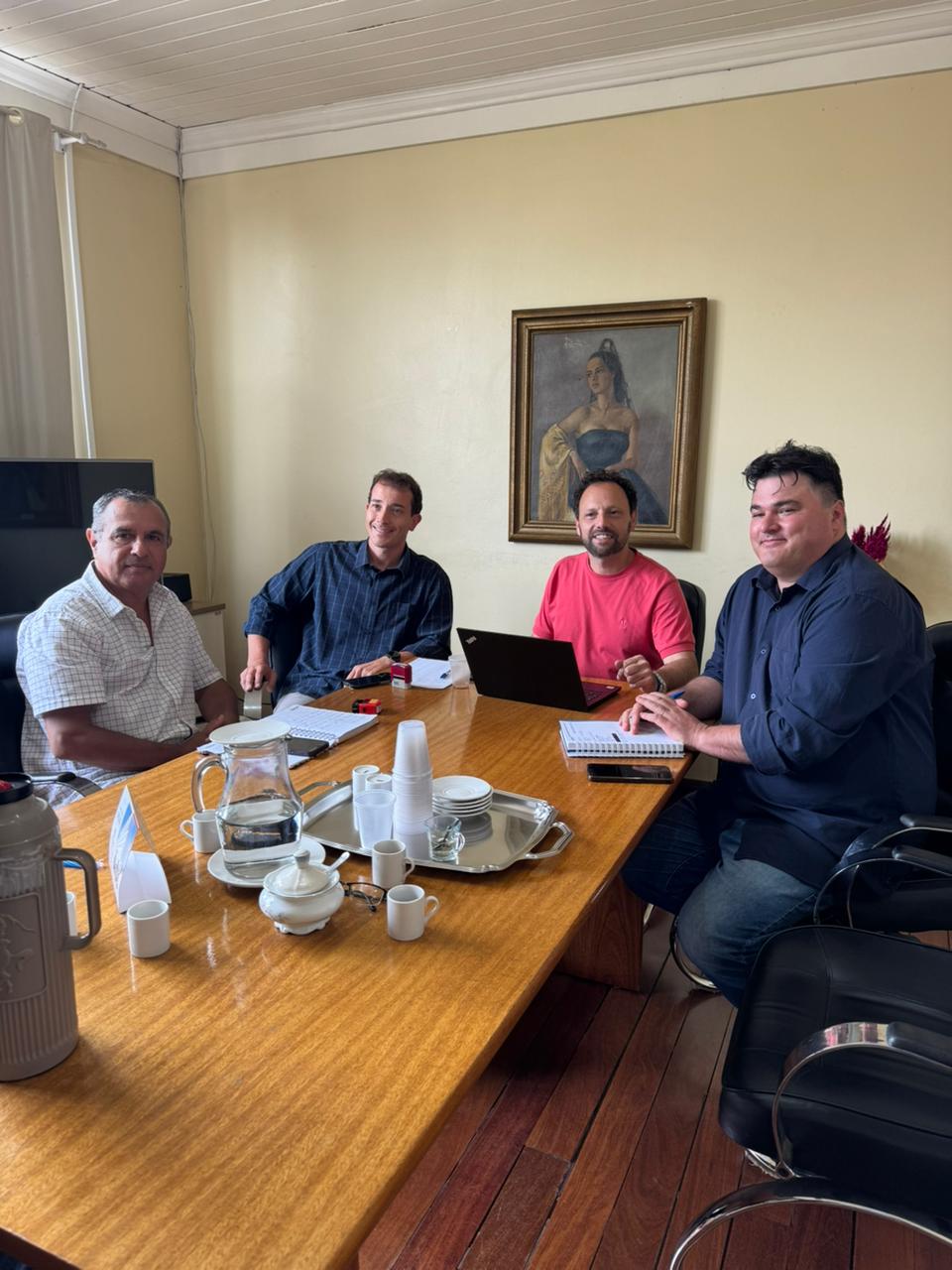 Vereador Carlos Junior se reúne com novo secretário de governo