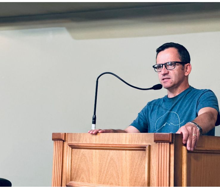 Vereador orienta população sobre inscrição no Minha Casa, Minha Vida em Pelotas