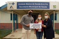 Jone Soares entrega 25 mil reais em emendas para a UBS Arco Íris