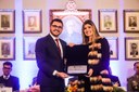 Jone Soares homenageia Delegada Lisiane Mattarredona em Sessão Solene Jone Soares homenageia Delegada Lisiane Mattarredona em Sessão Solene
