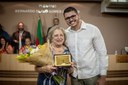 Jone Soares homenageia Ieda Scaletzky, presidente da Sociedade Espírita Assistencial Dona Conceição Jone Soares homenageia Ieda Scaletzky, presidente da Sociedade Espírita Assistencial Dona Conceição