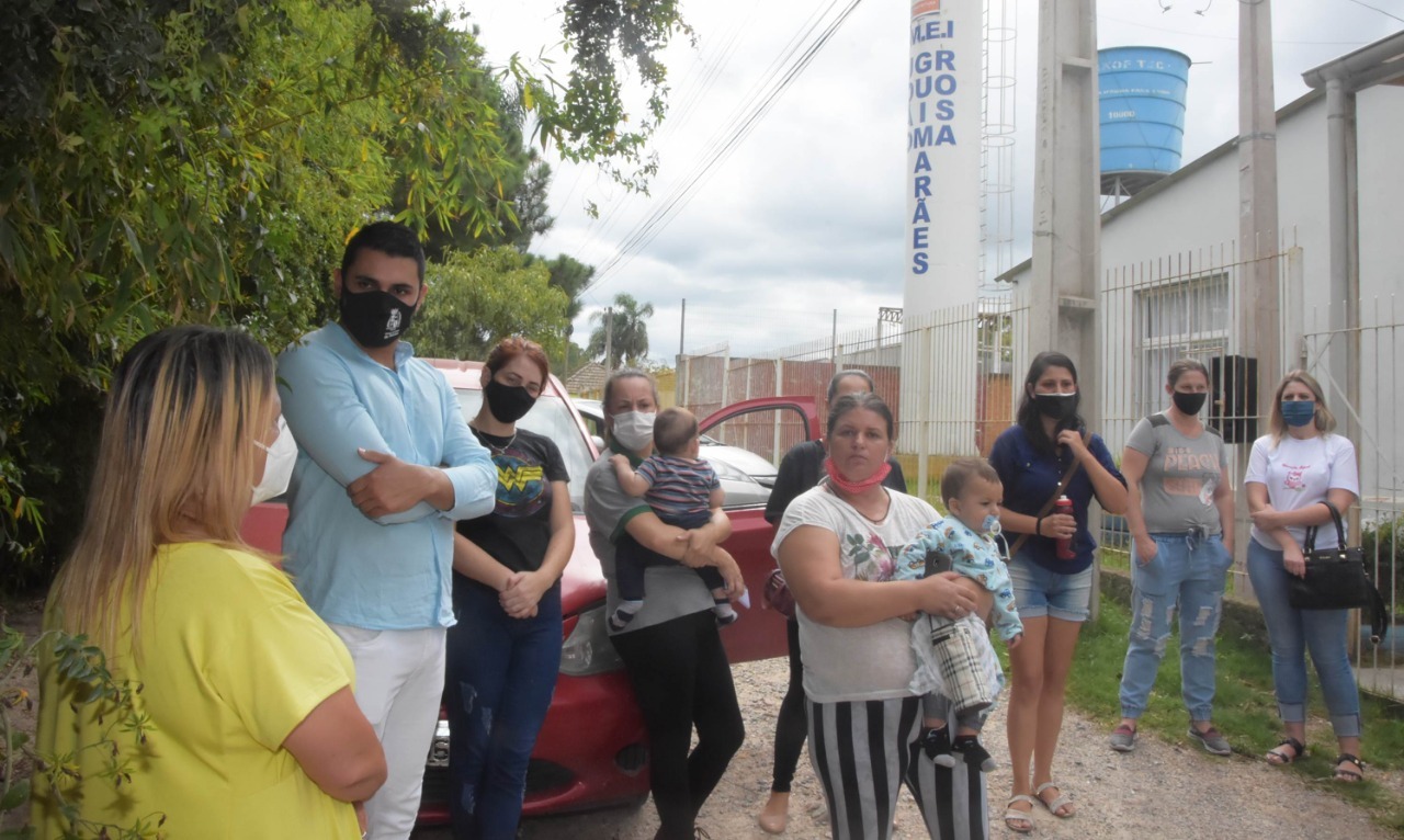 Jone Soares visita EMEI João Guimarães Rosa, que sofre com furtos de fiação