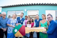 Paulo Coitinho participa da entrega de casas na Estrada do Engenho