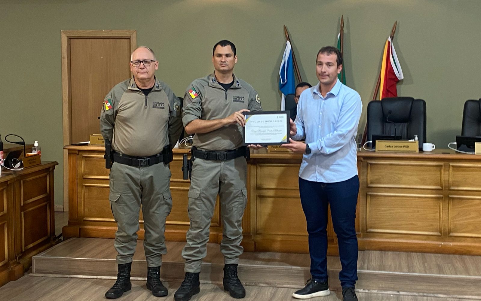 Policial Militar é homenageado pelo vereador Carlos Junior