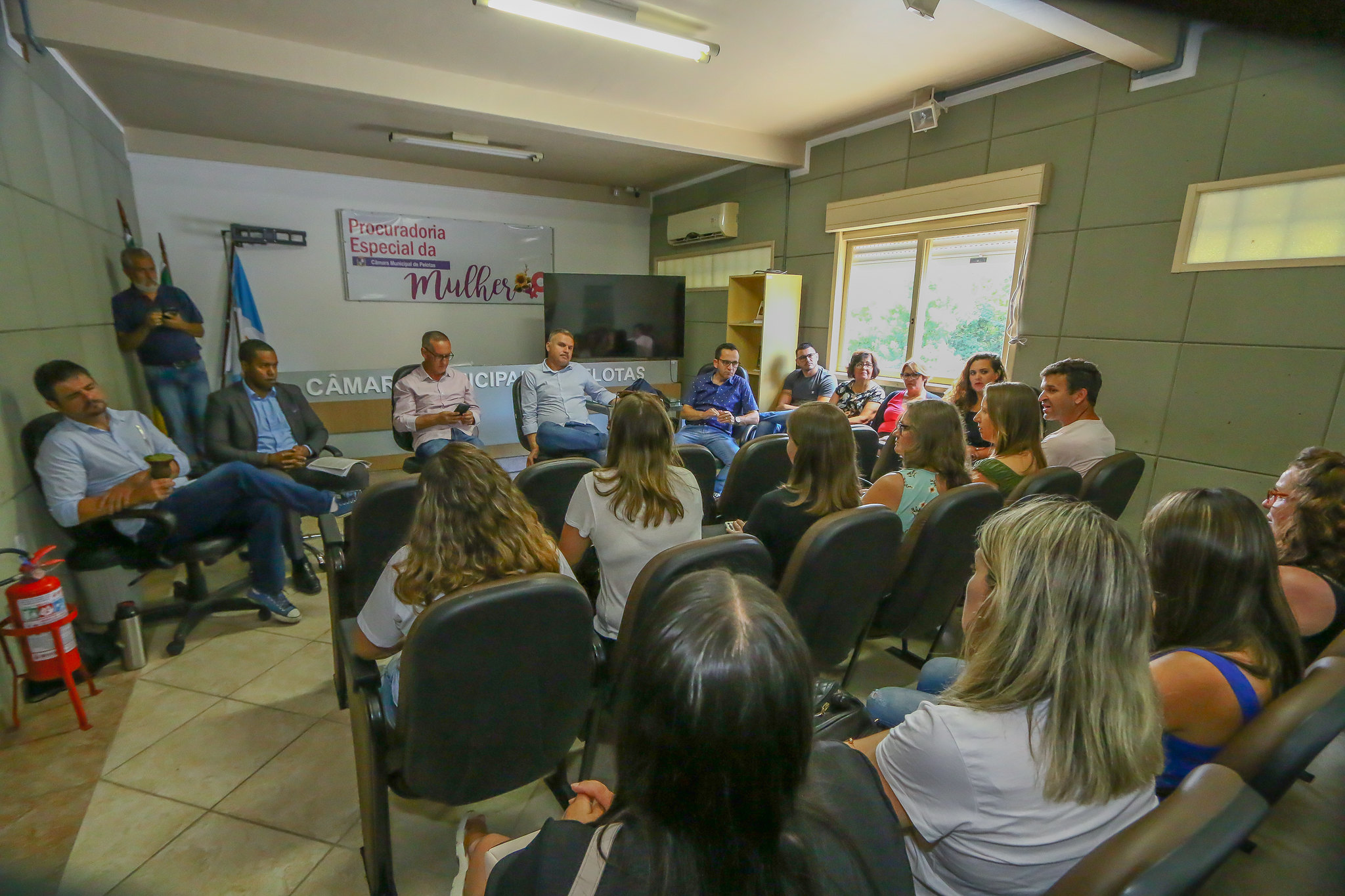 Presidente Cesinha reúne-se com agentes de saúde e vereadores