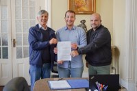 Presidente do Legislativo participa da assinatura do contrato para construção do Parque Obelisco