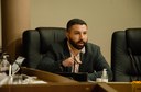 Vereador Antonio Peixoto apresenta questionamentos na reunião da comissão de saúde