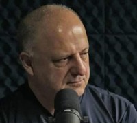 Vereador Carlos Junior eterniza a memória de Sérgio Cabral