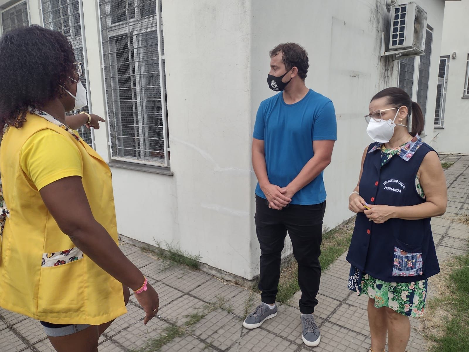 Vereador Carlos Júnior identifica dificuldades na EMEI Monteiro Lobato