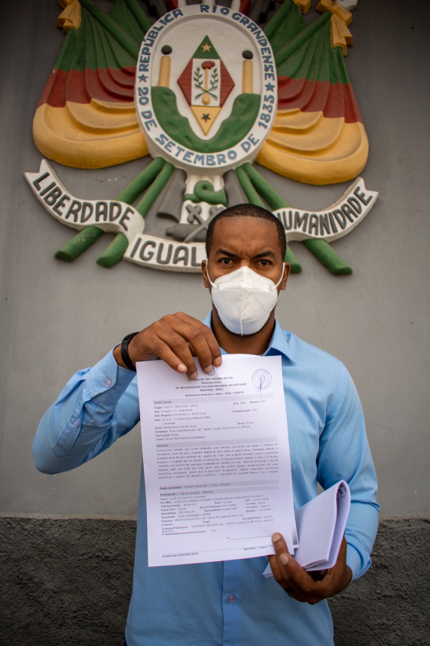 VEREADOR CÉSINHA SOFRE RACISMO E REGISTRA OCORRÊNCIA NA POLÍCIA