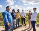 Vereador Márcio Santos, visita à área para realização do novo Espaço de Eventos. Vereador Márcio Santos, visita à área para realização do novo Espaço de Eventos.