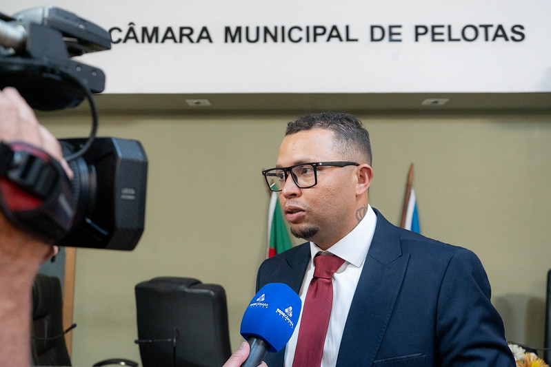 Vereador que não justificar ausência terá dia descontado