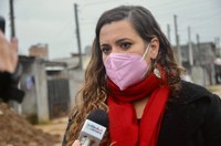 Vereadora Fernanda denuncia descaso em rua do Areal Fundos e cobra soluções