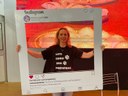 Vereadora Marisa Schwarzer (PSB) prestigia Câmara Municipal na Fenadoce Vereadora Marisa Schwarzer (PSB) prestigia Câmara Municipal na Fenadoce