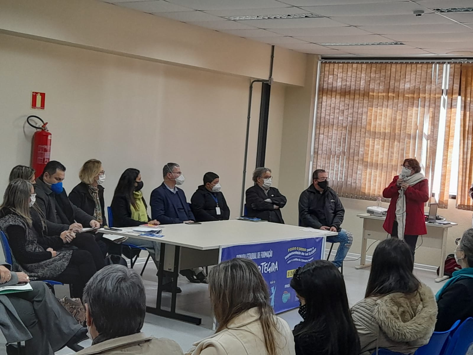 Vereadora professora Carla Cassais, do PT, participou do seminário "Escuta Protegida: passo a passo para a implementação da Lei 13.431-2017"